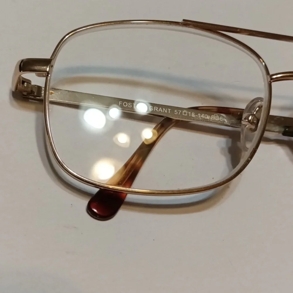 Foster Grant Aviator Style Magnifier Reading Glasses Frame Columbia storage case